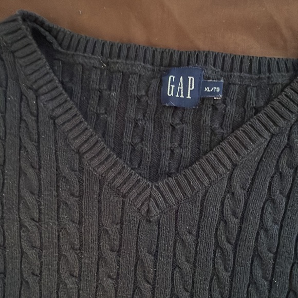 GAP knit sweater vest - Picture 2 of 2